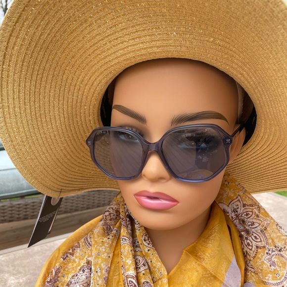 Gucci Sunglasses - Picture 4 of 16